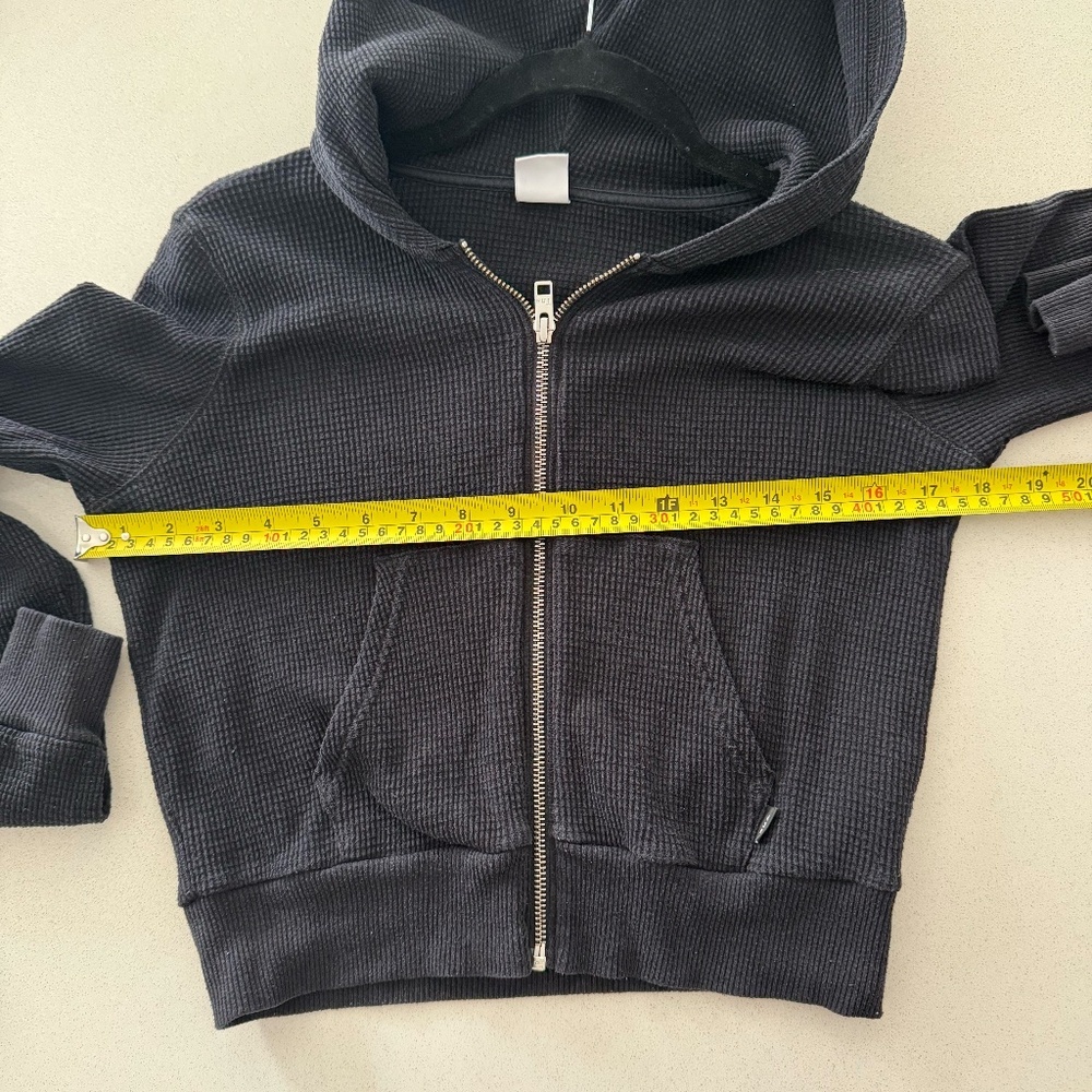 TNA Aritzia Waffle Knit Zip Hoodie Size XXS (Fits XS/S) Soft Zip Hoodie Babaton - Picture 12 of 14
